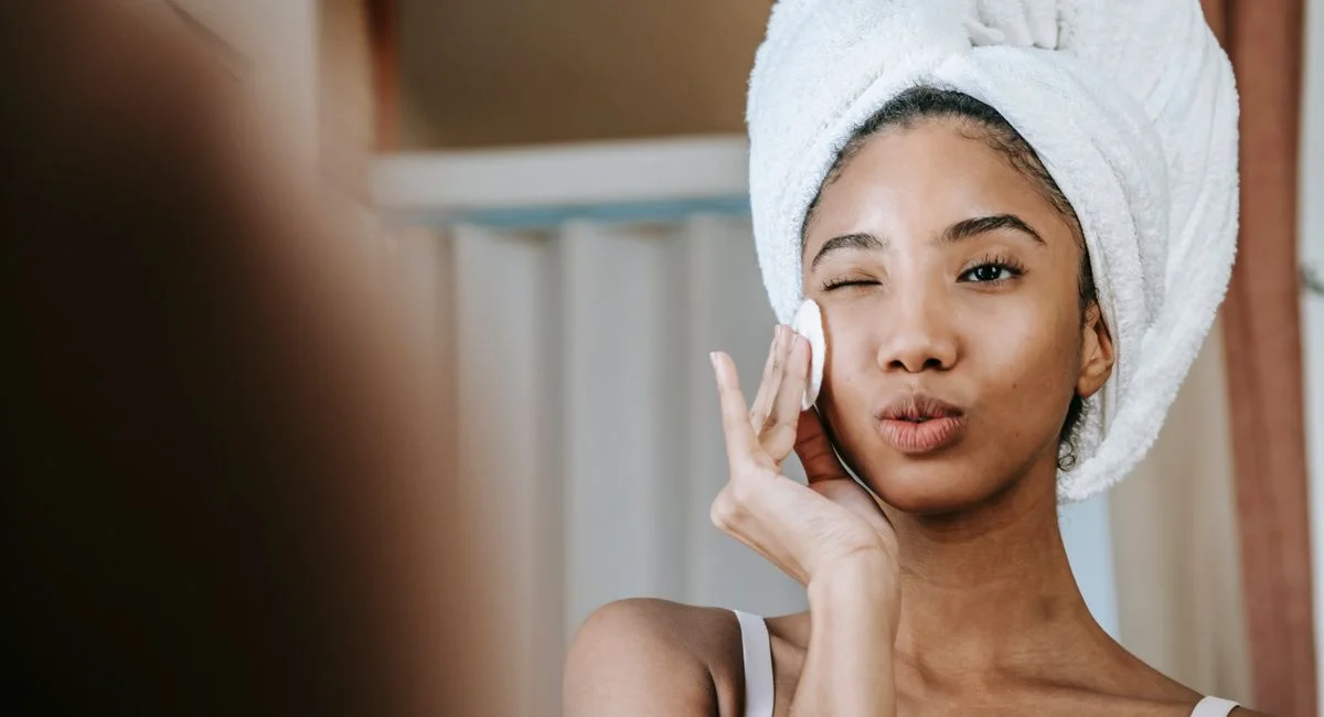 Combien de temps garder son gommage sur le visage pour avoir une vraie peau neuve ?