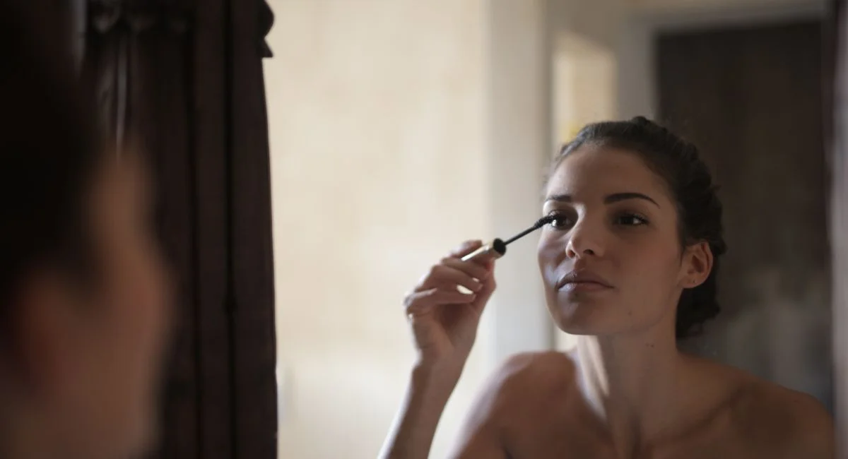 Comment enlever du mascara waterproof sans ruiner ses cils ni son budget ?